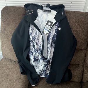 Woman’s Under Armor Storm jacket w/hood